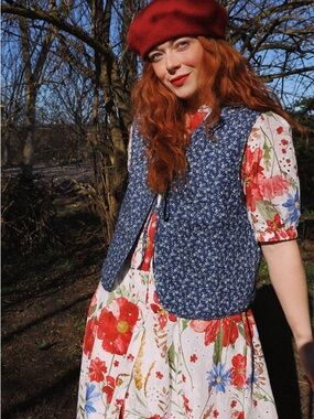 Vintage-Inspired blue floral cotton waistcoat vest